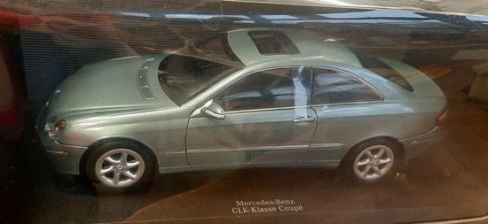 Mercedes-Benz CLK Klasse Coupé 1:18 groen metallic nieuw in doos van Mercedes-Benz