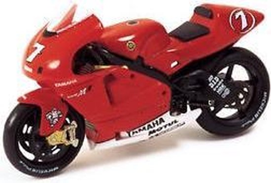 Yamaha YZR M1 #7 C. Checa 2002 - 1:24 - IXO Models van Yamaha